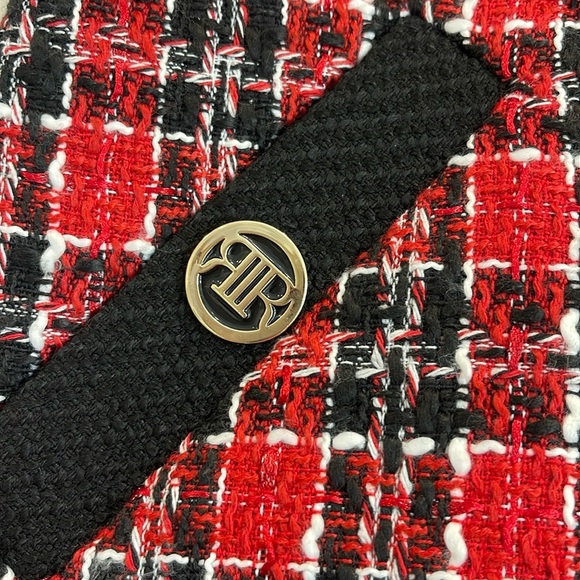 River Island RED TARTAN BOUCLÉ BELTED SHORTS - Picture 3 of 5